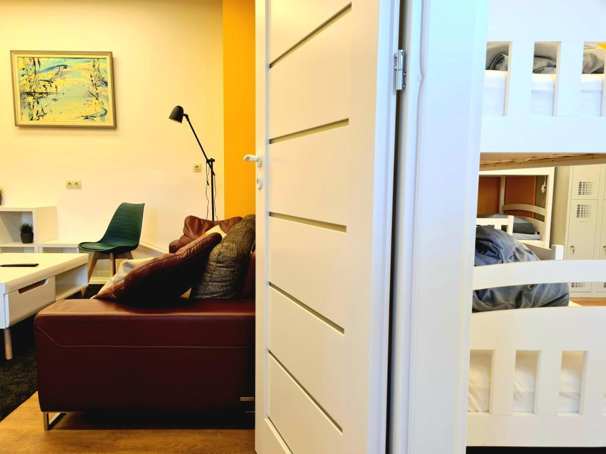 Railway Bed Hostel Kaunas Buitenkant foto